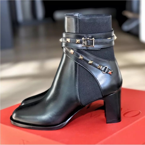 Valentino Garavani Rockstud Buckle Ankle Booties Black Size 38 EU (US 8), Boots - Picture 4 of 17
